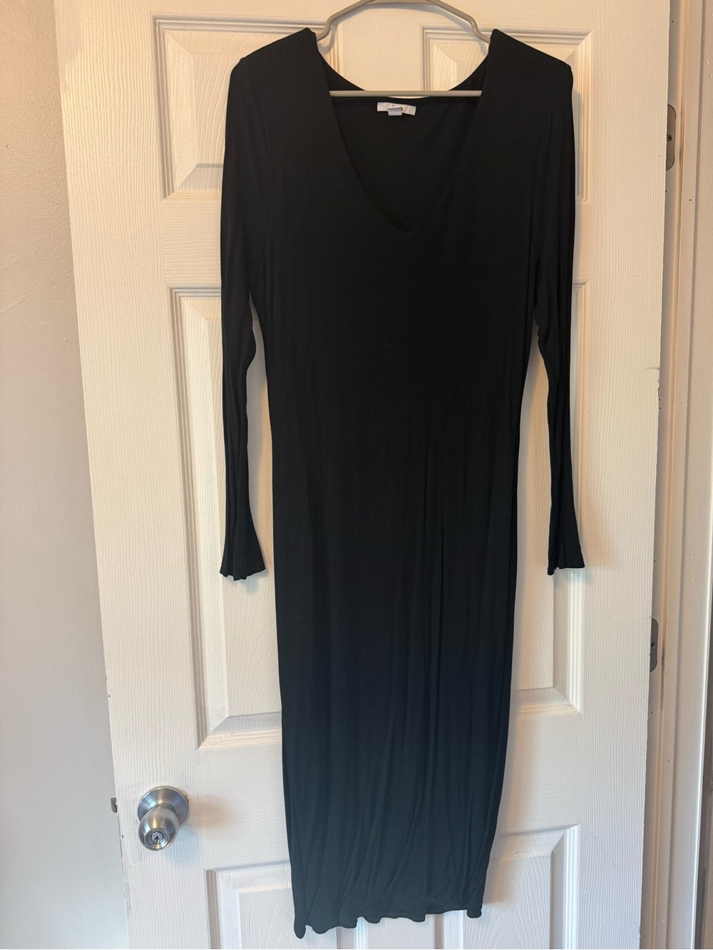 Bar III Black V-Neck Long Sleeve Midi Dress